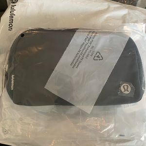 Lululemon Everywhere Belt Bag
